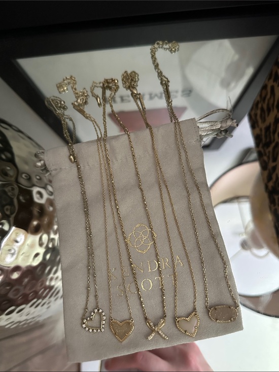 In love with this bow necklace from @kendrascott also  Kendra Scott Gold Heart & Pendant Necklace & Bow - SET OF 5